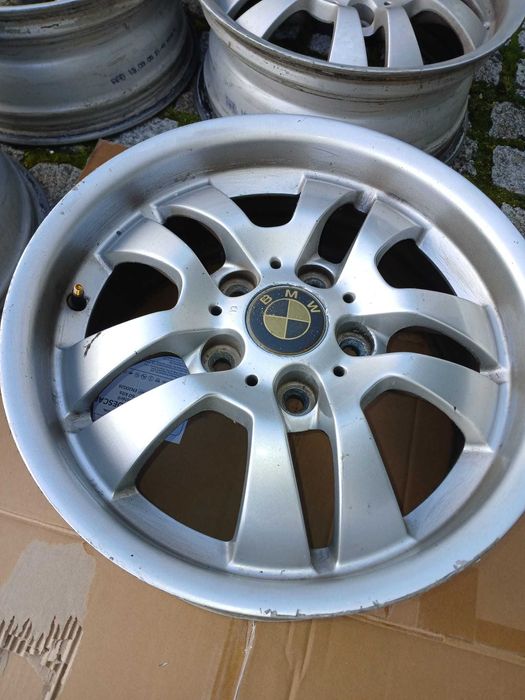 Conjunto de Jantes BMW 16 Originais com centros