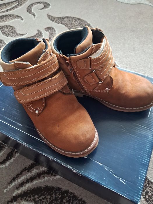 Продам зимові та демісезонні черевики 30, 31 Bi&Ki