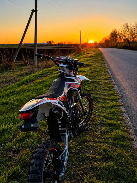 Питбайк BSE SP04 Enduro 140 (9лс)
