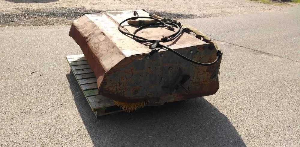 Vassoura Hidraulica para mini pá carregadora bobcat - Usado