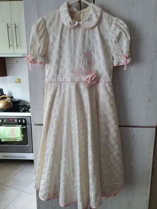 Sprzedam sukienkę w bdb stanie