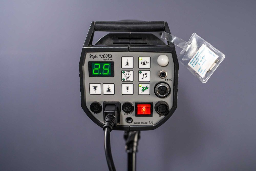Flash de estúdio Elinchrom Style RX1200