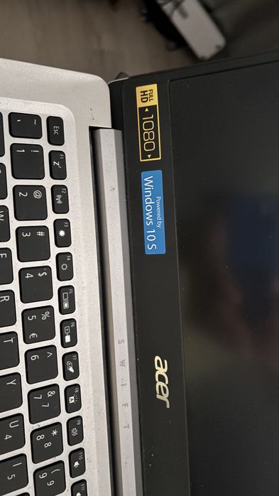 Sprzedam laptop acer swift1
