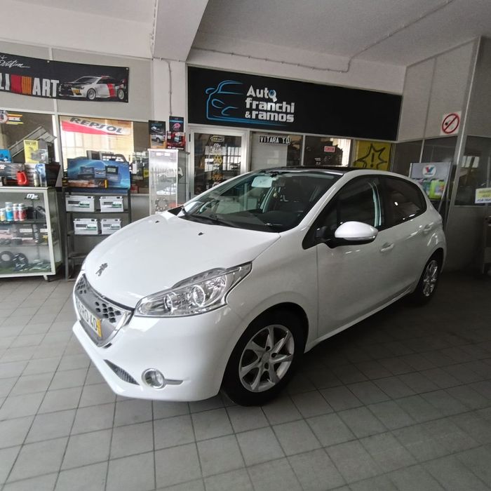 Peugeot 208 e-HDi 68 EGS5 Stop&Start Active