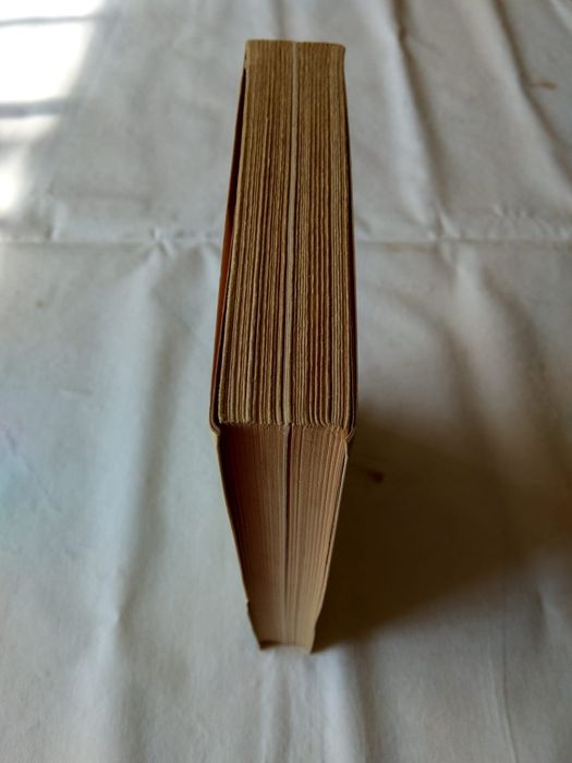 Biografia  . . .