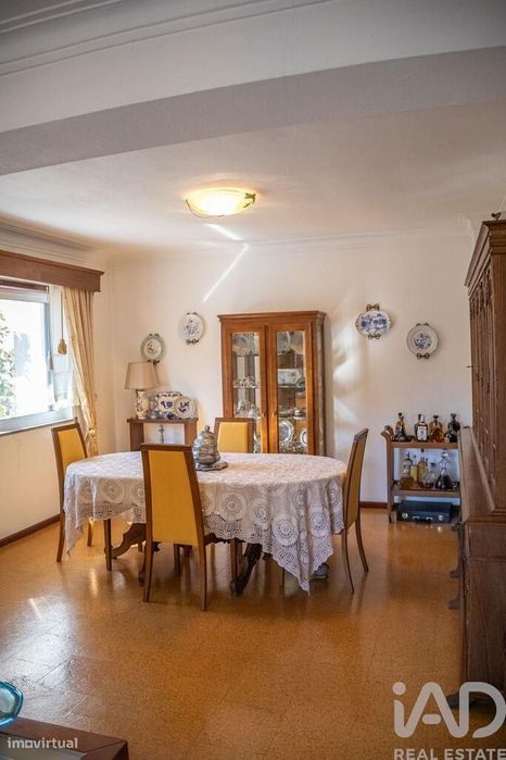 Casa / Villa T4 em Sé, Santa Maria e Meixedo de 200 m2