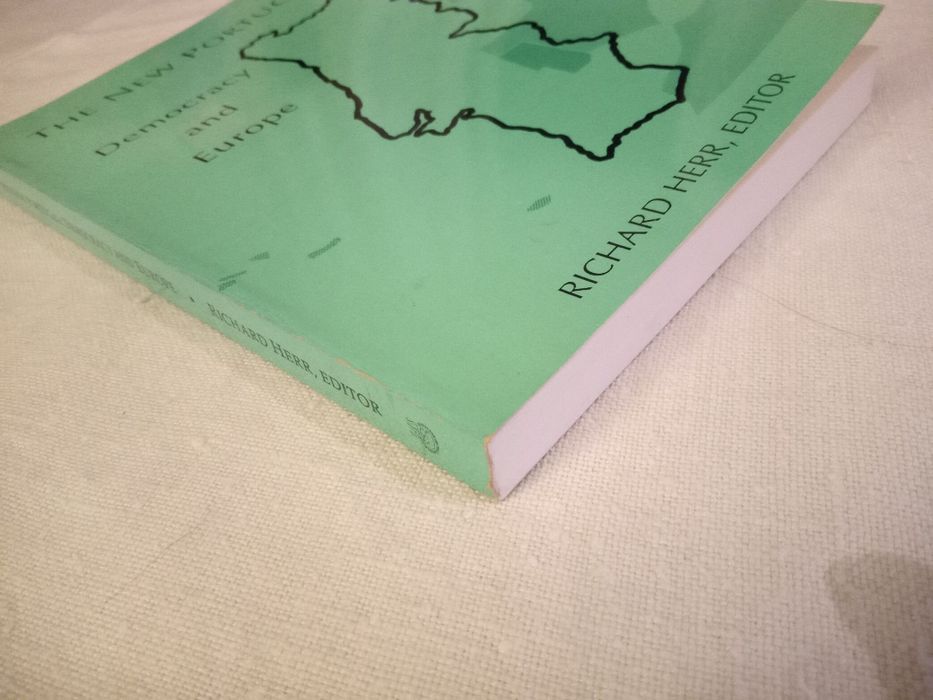 The New Portugal, Democracy and Europe, Richard Here, Editor, 199264752342380417121