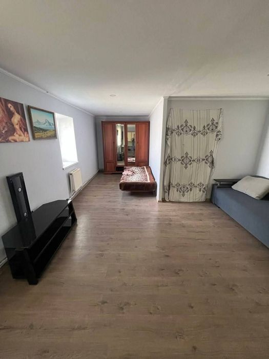 Продається будинок та тепличне господарство місто Жашків 140км від Киє