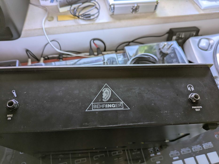 BEHRINGER DJX400 -Mesa de mistura