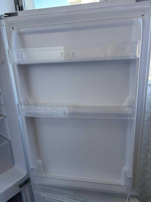 Frigorífico Combinado KUNFT 207L - Branco