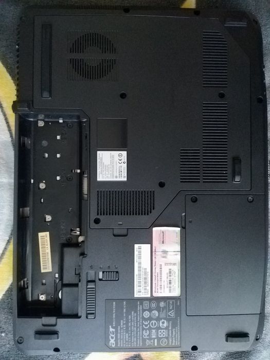 Ноутбук ACER ,полный комплект,/адаптер +300грн/на запчасти,ремонт