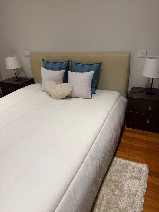 Quarto de casal sem roupeiro