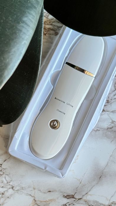 Ultradźwiękowy skrobak do twarzy z wibracjami i wymiennymi końcówkami