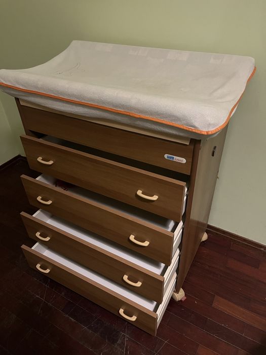 Fraldario com armario e rodas