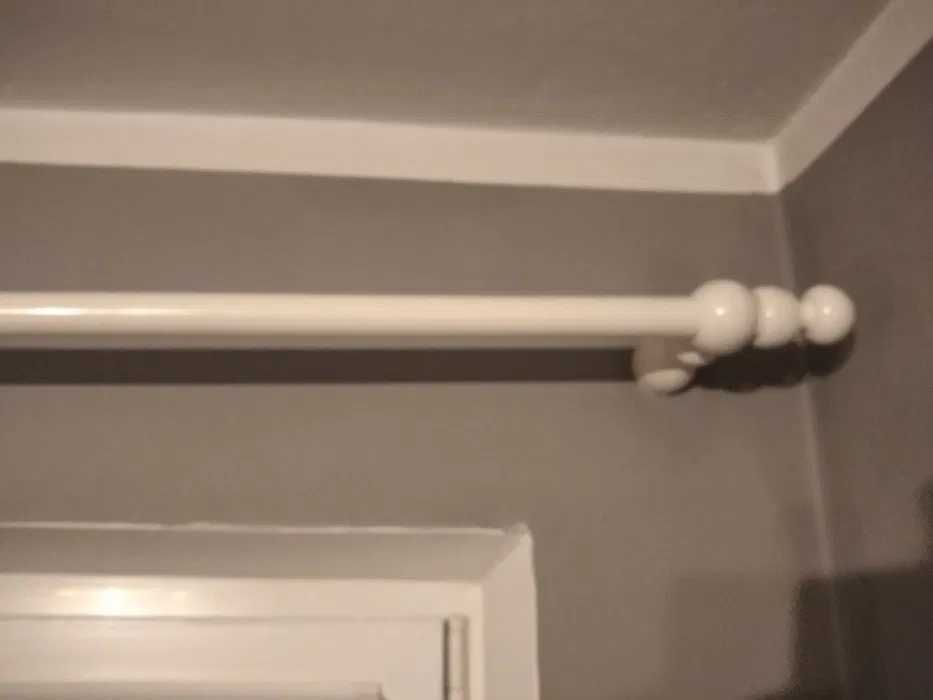 Karnisz biały, ok 250 cm