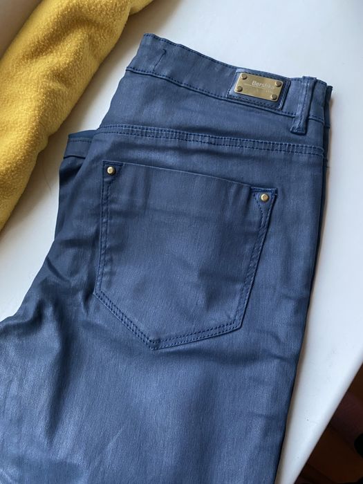 Джинси Bershka Skinny Fit темно-сині з блиском EUR 36