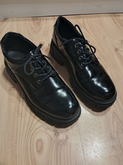 oksfordki eleganckie półbuty błyszczące