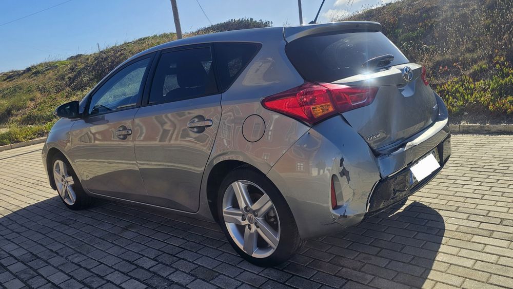 RESERVADO  Toyota Auris  1.4 D4D (Pack Sport+ Navi) 42 Mil Quilometros