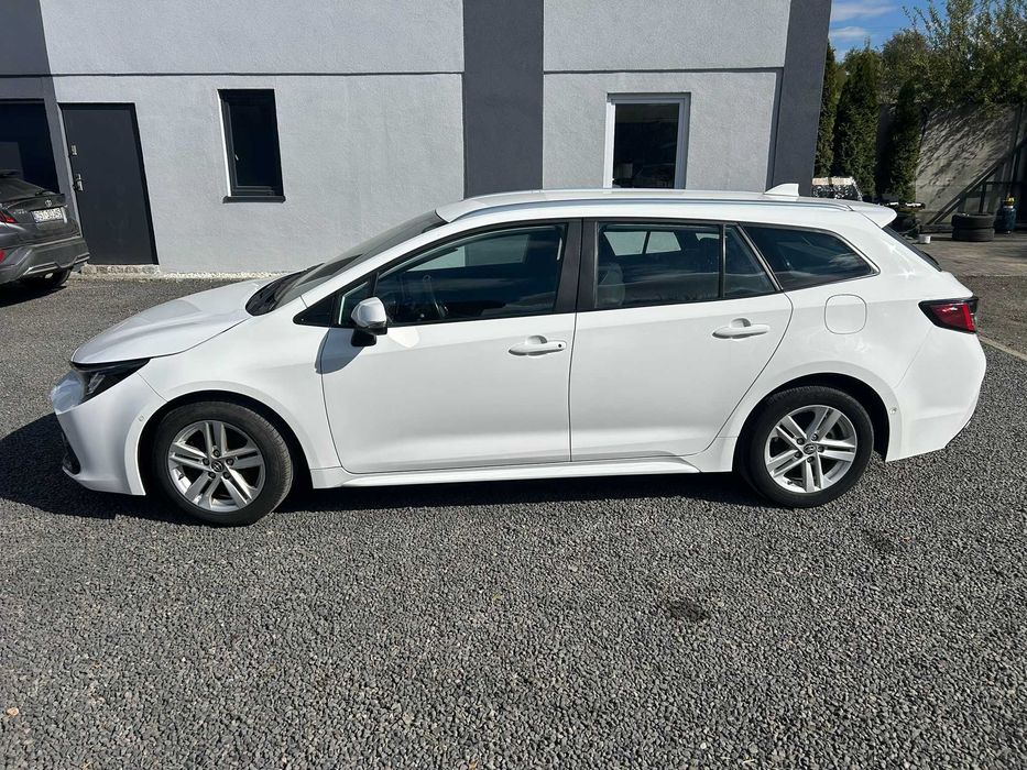 Toyota Corolla 1.8 hybryda 2023r
