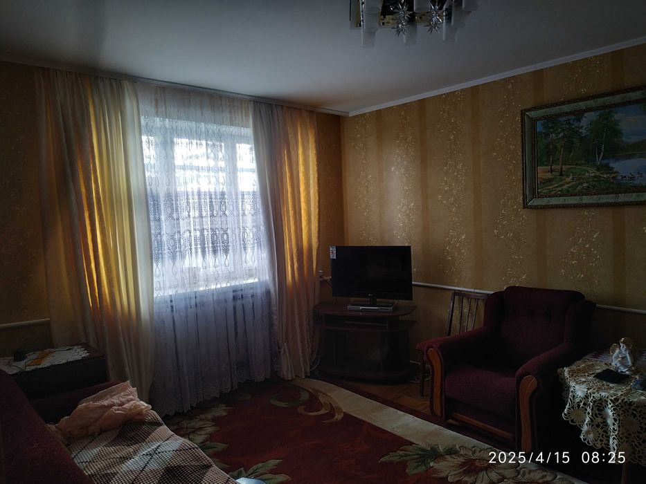 Продам 1/2 житлового будиноку.