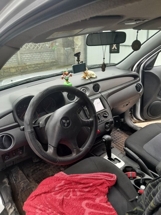 Мицубиси аутлендер