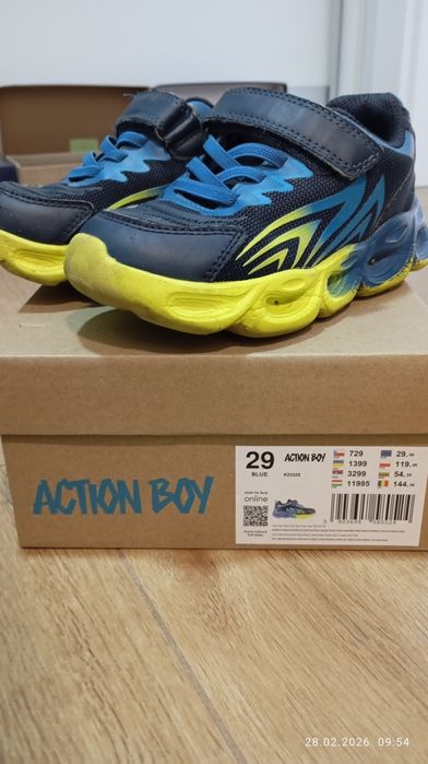 Buty, sneakersy r. 29 niebieskie świecące Action Boy