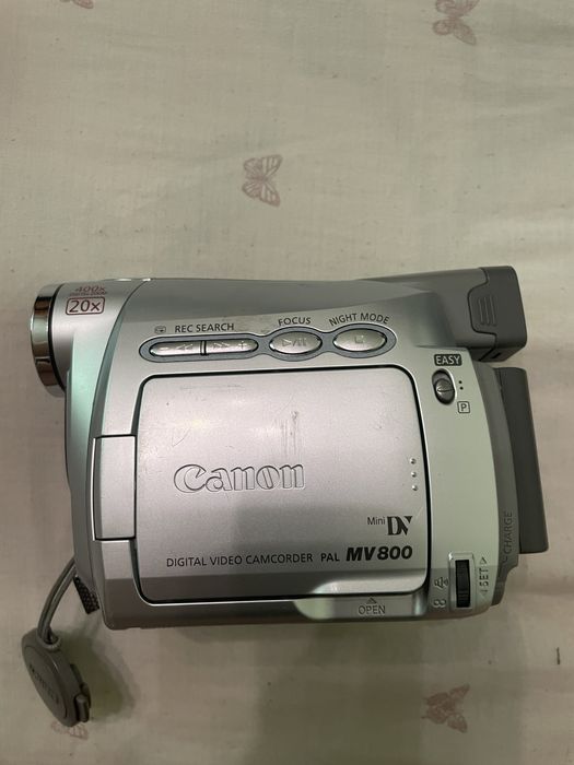 canon MV 800 відеокамера