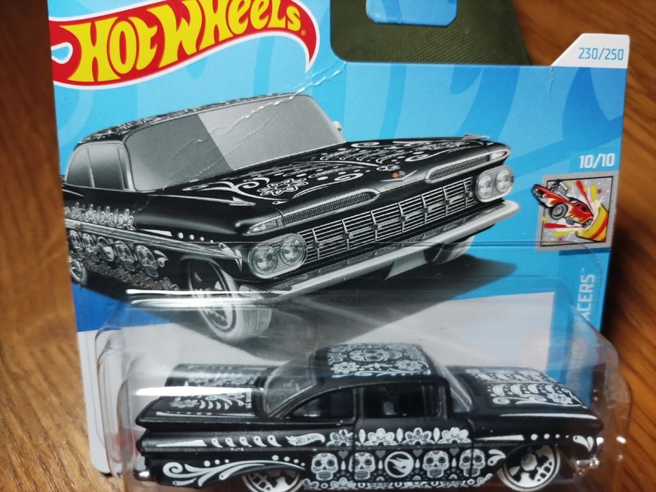 Продам машинку hot wheels ТХ