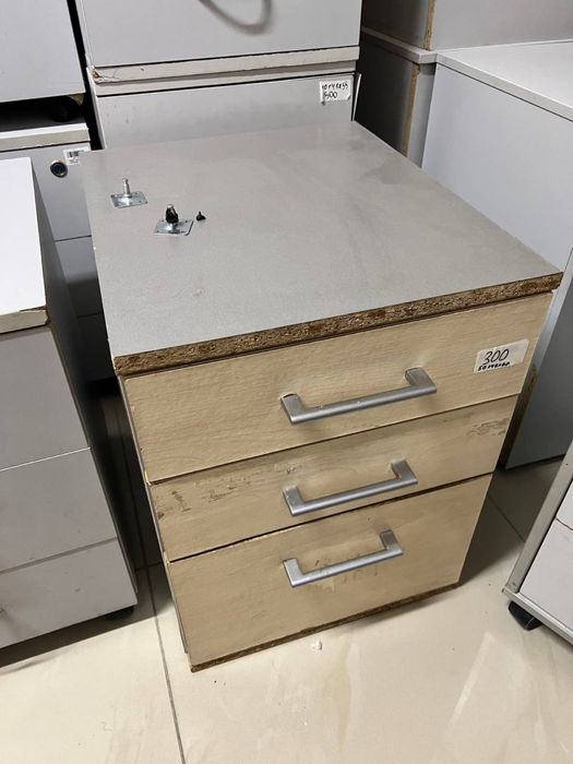 РАСПРОДАЖА офиса дешево прикроватная  тумби тумбы комоды комоди полки