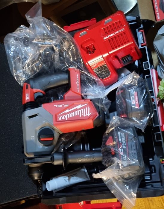 Fabrycznie nowa mlotowiertarka Milwaukee m18 onefh komplet 6.0
