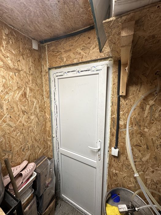 Дверь металопластиковая