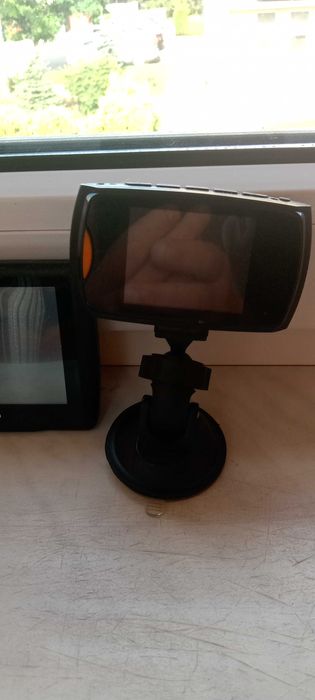 Kamerka samochodowa i GPS Lark 43.3 i Kamerka samochodowa