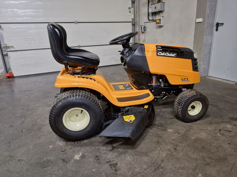 Kosiarka traktorek cub cadet LT 1