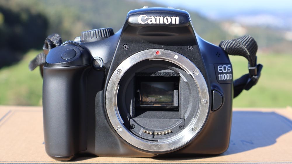 Canon EOS 1100D + EFS 18-55mm