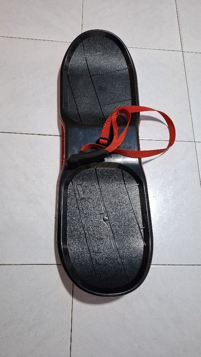 Snowskate preto e vermelho - Criança
