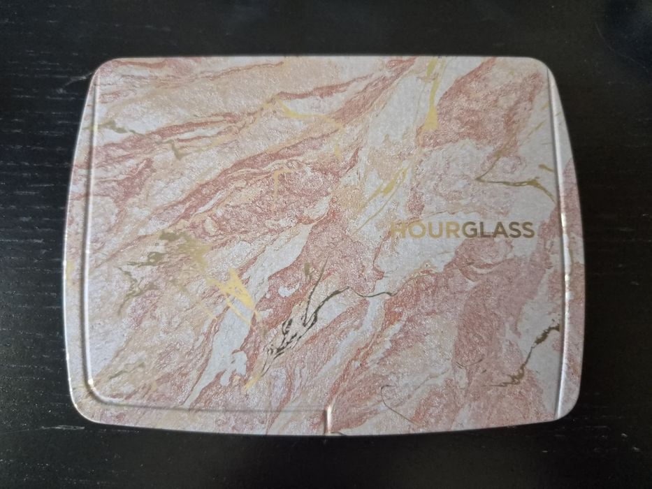 Paleta do twarzy Hourglass Ambient Lighting Edit Universe