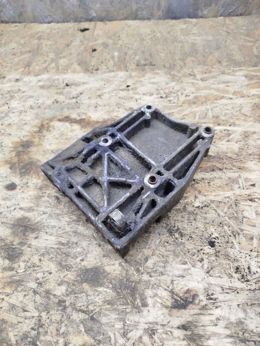 Кронштейн генератора 6031550735 Mercedes 202, 210, Sprinter 901-905