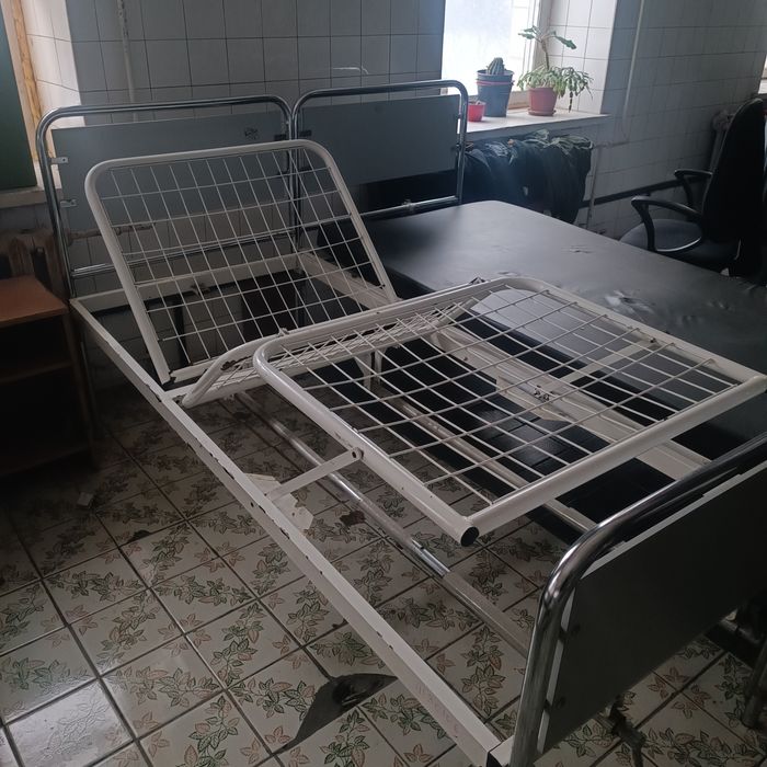 Медичне ліжко ,механічне