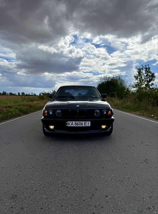 BMW 5 Series 1990 VIN WBAHB51000BD23476 фото оголошення 2 з 8