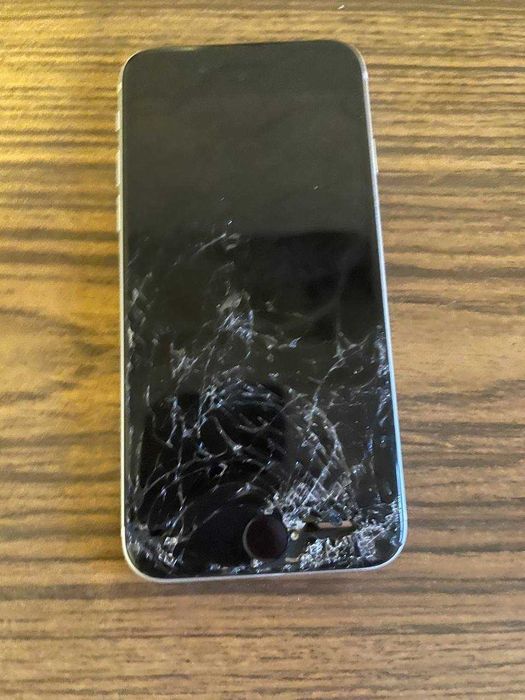 Продам iPhone SE 2