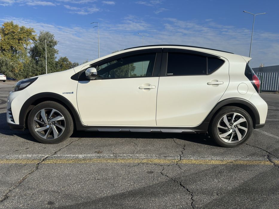 4л/100 км! Toyota AQUA 1.5 гібрид CROSSOVER 2019 рік 13800$