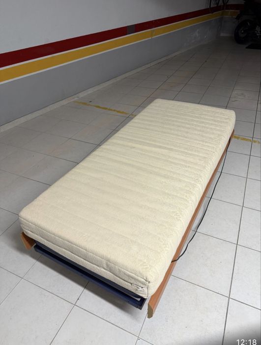 Cama eletrica articulada em bom estado!! Venda urgente!