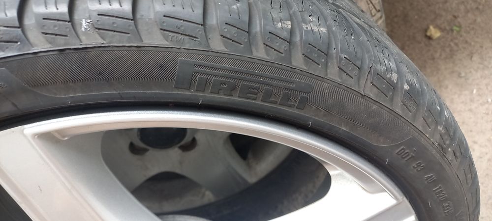 Продам Резину Pirelli 225/40 R18 зима