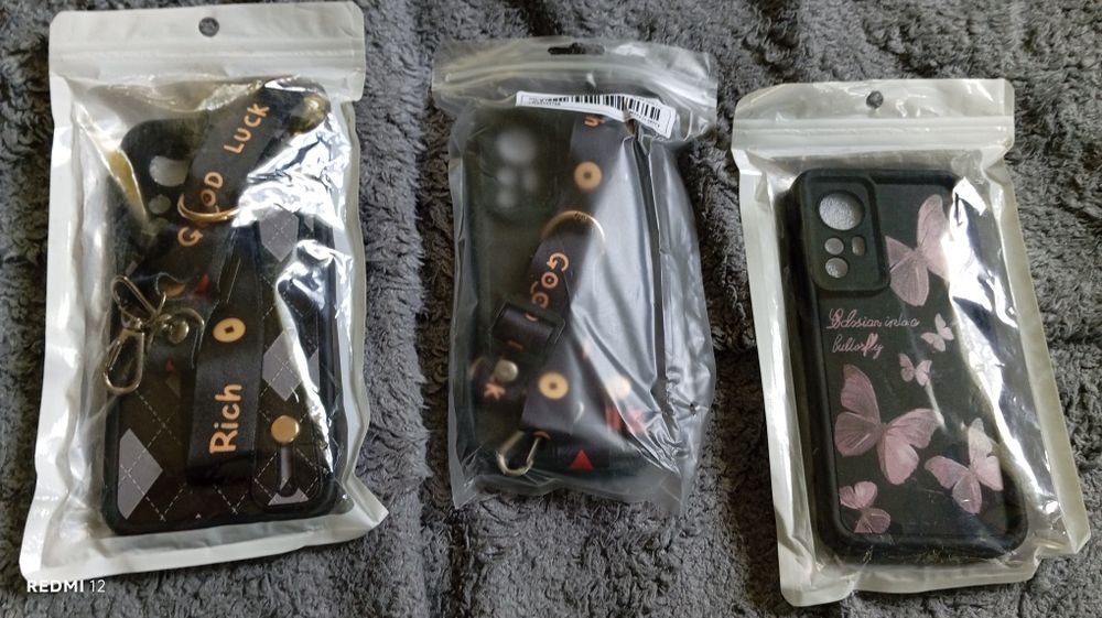 Чохли  для телефону xsiaomi redmi 12 x всі за 600.