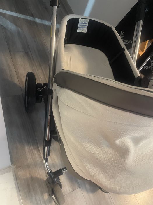 Piekny, komfortowy wozek 2w1 z parasolka