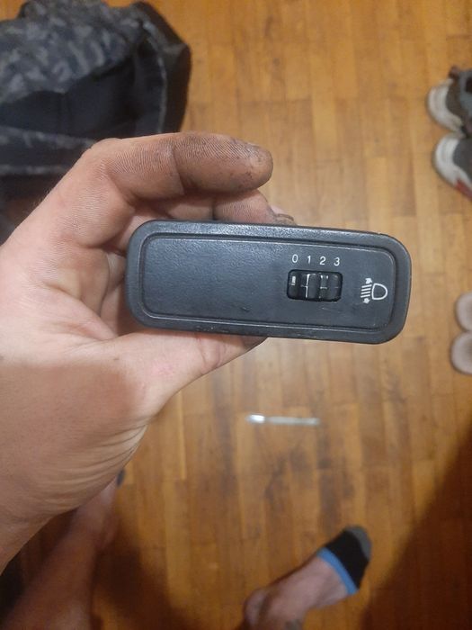 Кнопка корректора фар, и коректор фары DAEWOO Nubira