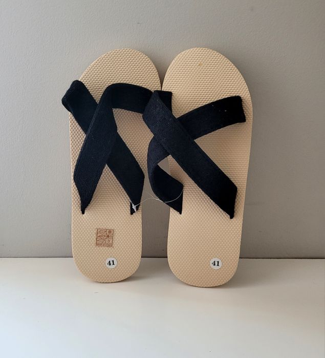 Czarne klapki na lato z paskami klapki na plażę klapki po domu
