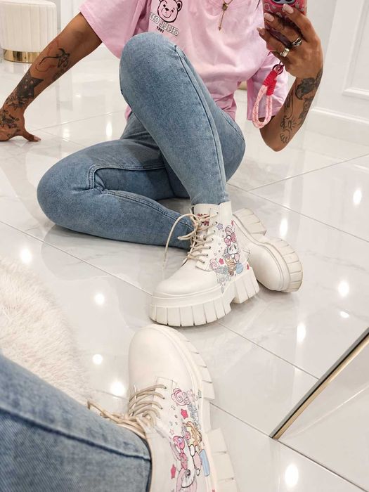 botki na platformie grubej podeszwie białe hello kitty alternative cute sweet pink kawaii jpan girl