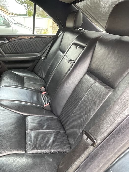 Mercedes E220D w210