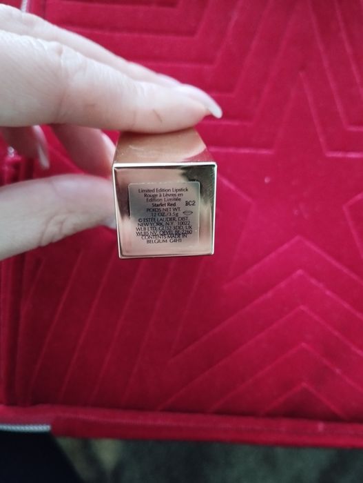 Помада Estee Lauder